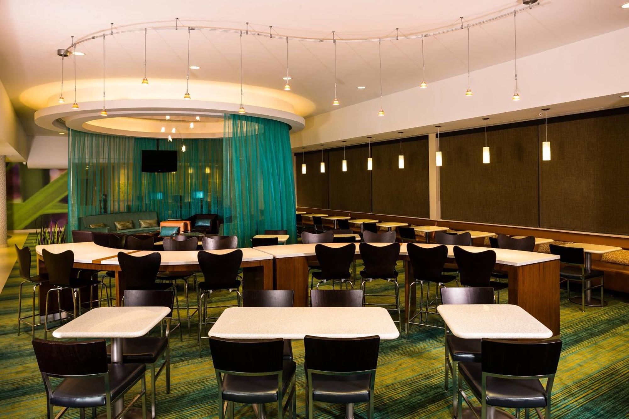 Springhill Suites By Marriott New York Laguardia Airport Экстерьер фото
